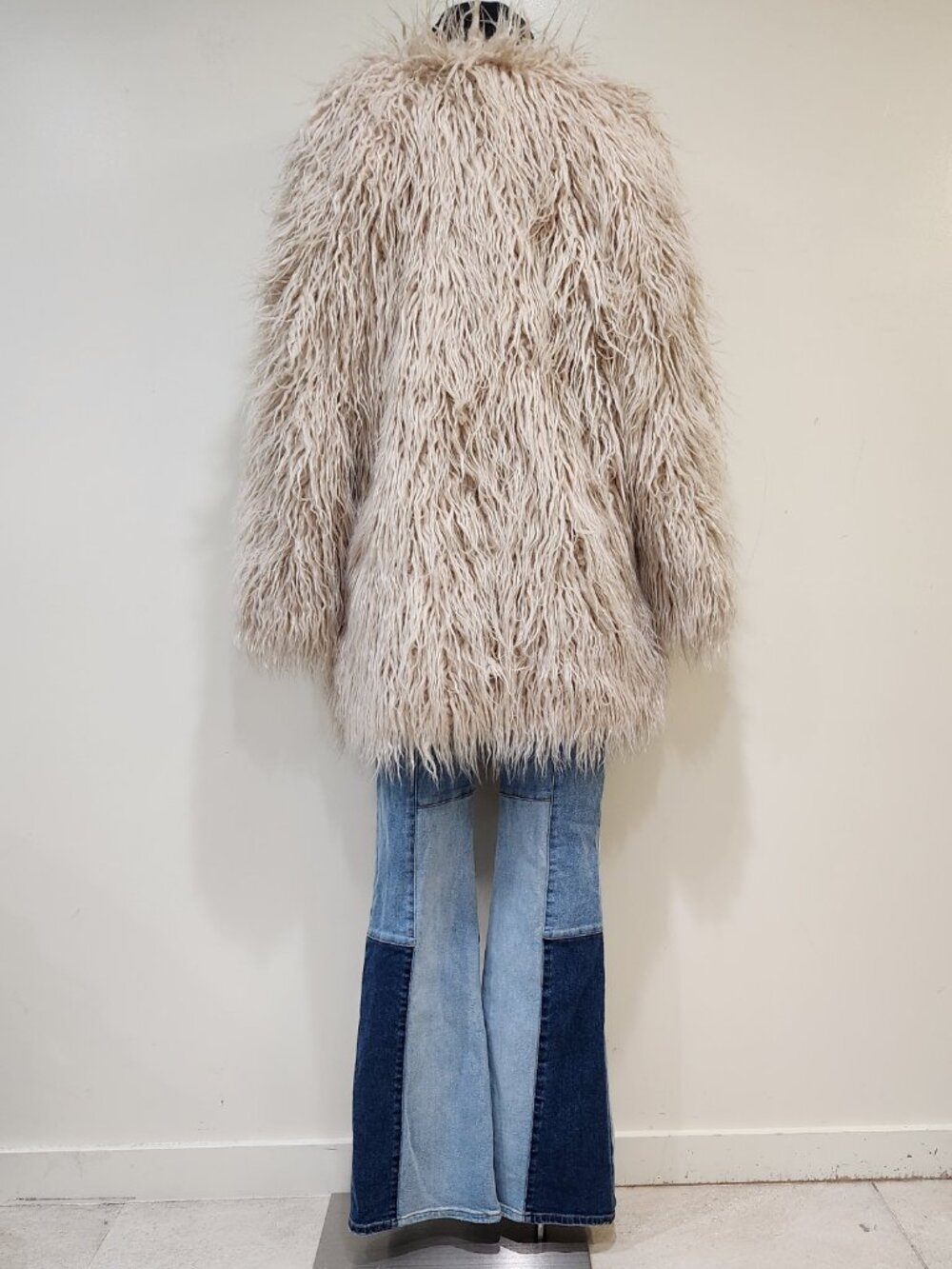 🦋💋UBER GORGE!💋🦋 Free People 70s Vibe Boho-Chic Renata Fur Coat in Sand - Picture 9 of 16